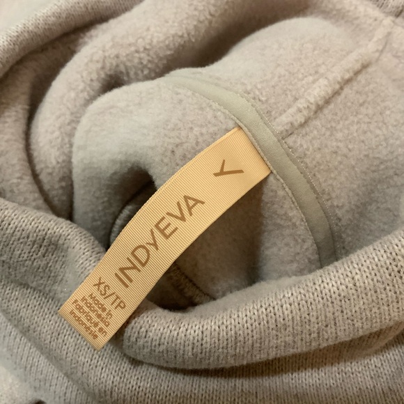 Indyeva Women's High-Neck Rose Color Pullover w/ Polartec. - Picture 6 of 7